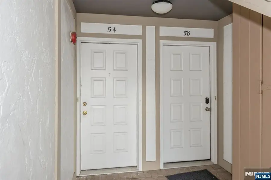 54 Paris Circle 1954, West Orange, NJ 07052 - Image #3