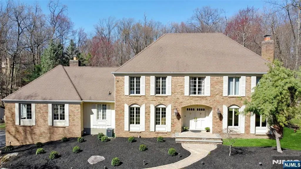450 Saddle Back Trail, Franklin Lakes, NJ 07417 - Image #1