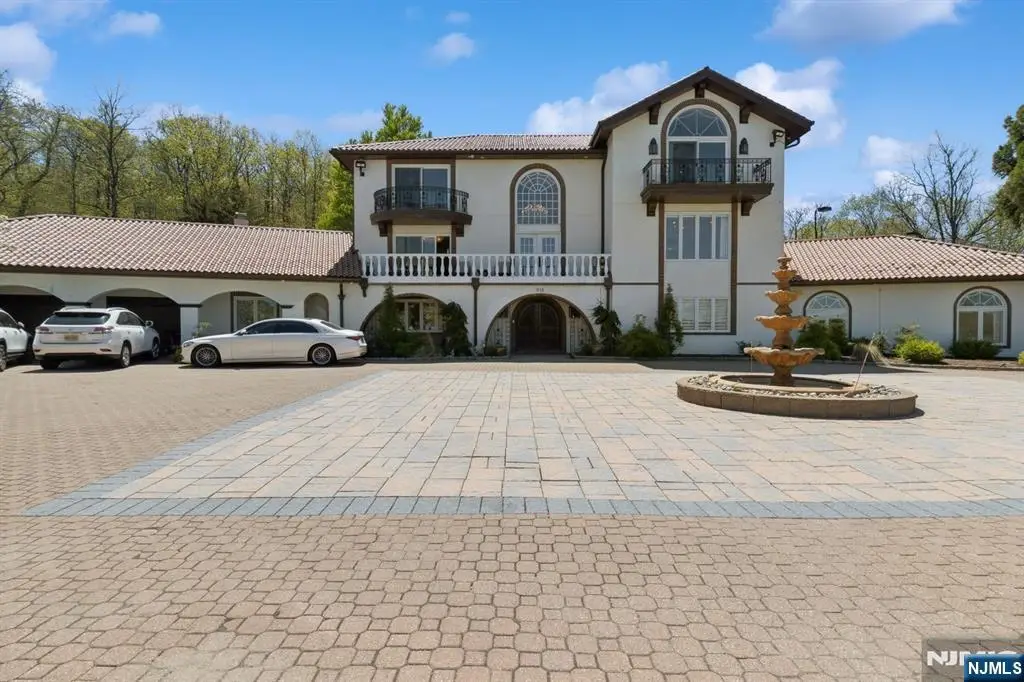 912 Cherokee Lane, Franklin Lakes, NJ 07417 - #1