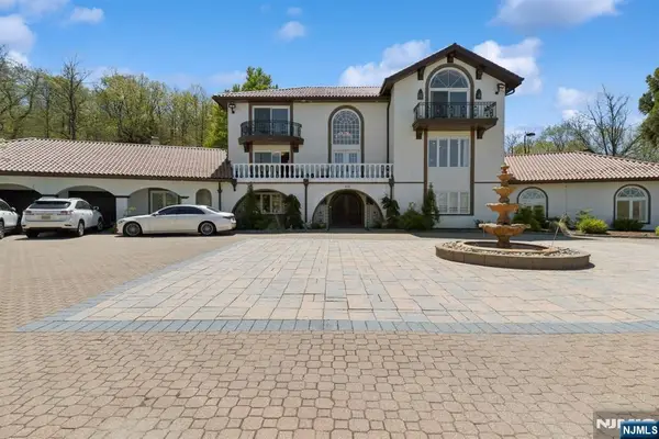 912 Cherokee Lane, Franklin Lakes, NJ 07417