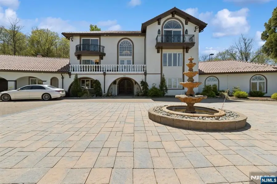 912 Cherokee Lane, Franklin Lakes, NJ 07417 - #3