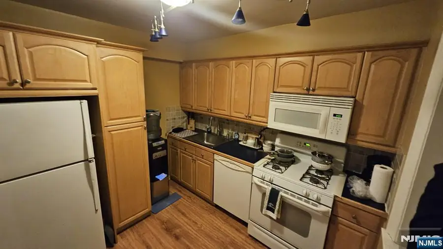 2345 Linwood 4H, Fort Lee, NJ 07024 - Image #2