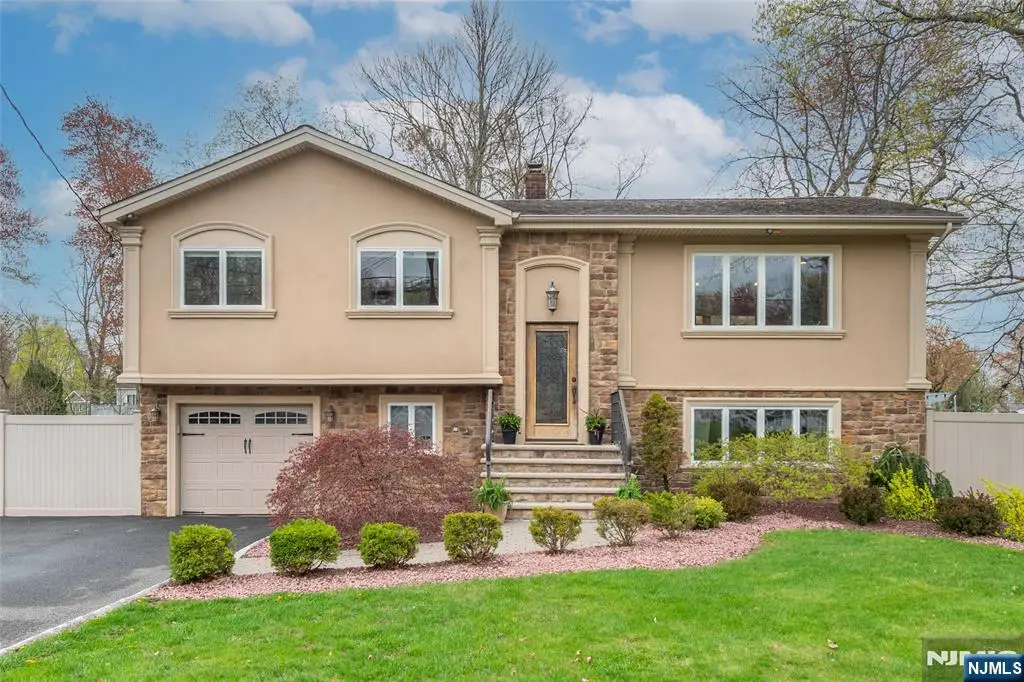 131 Horseneck Road, Fairfield, NJ 07004 - Image #1