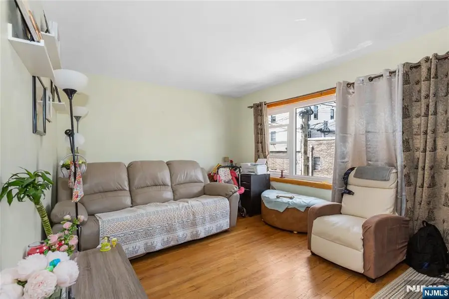 1 Kingsland Avenue, Harrison, NJ 07029 - Image #3