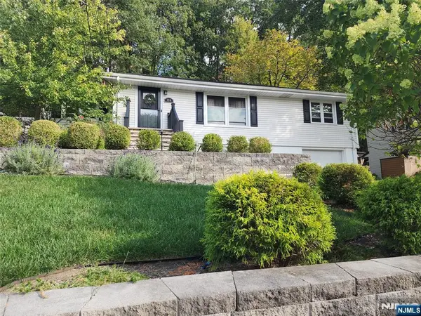 134 Rafkind Road, Bloomingdale, NJ 07403