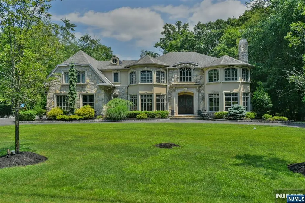67 Old Chimney Road, Upper Saddle River, NJ 07458 - Image #1
