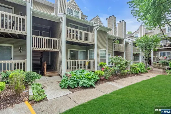 548 Windsor Drive 548, Palisades Park, NJ 07650
