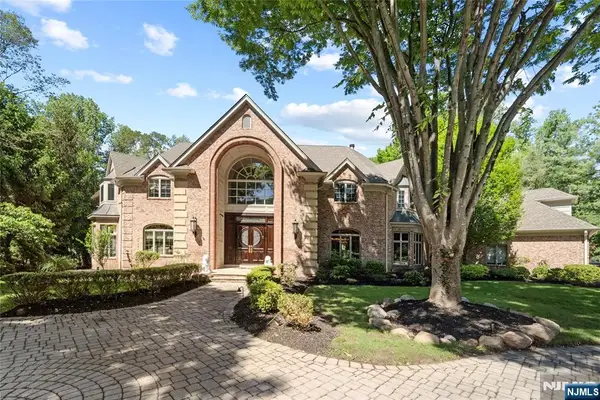 14 Stewart Court, Old Tappan, NJ 07675