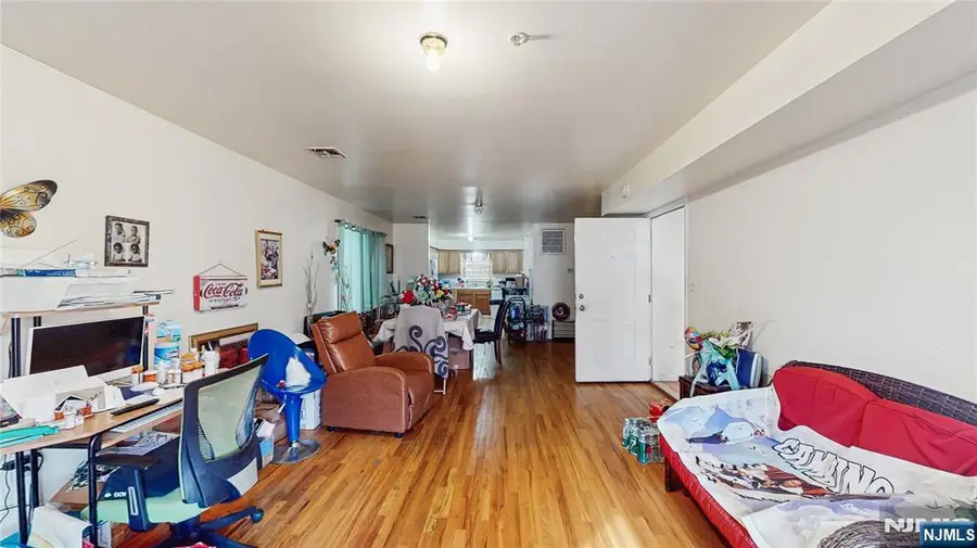 129-131 Seymour Avenue, Newark, NJ 07108 - Image #3