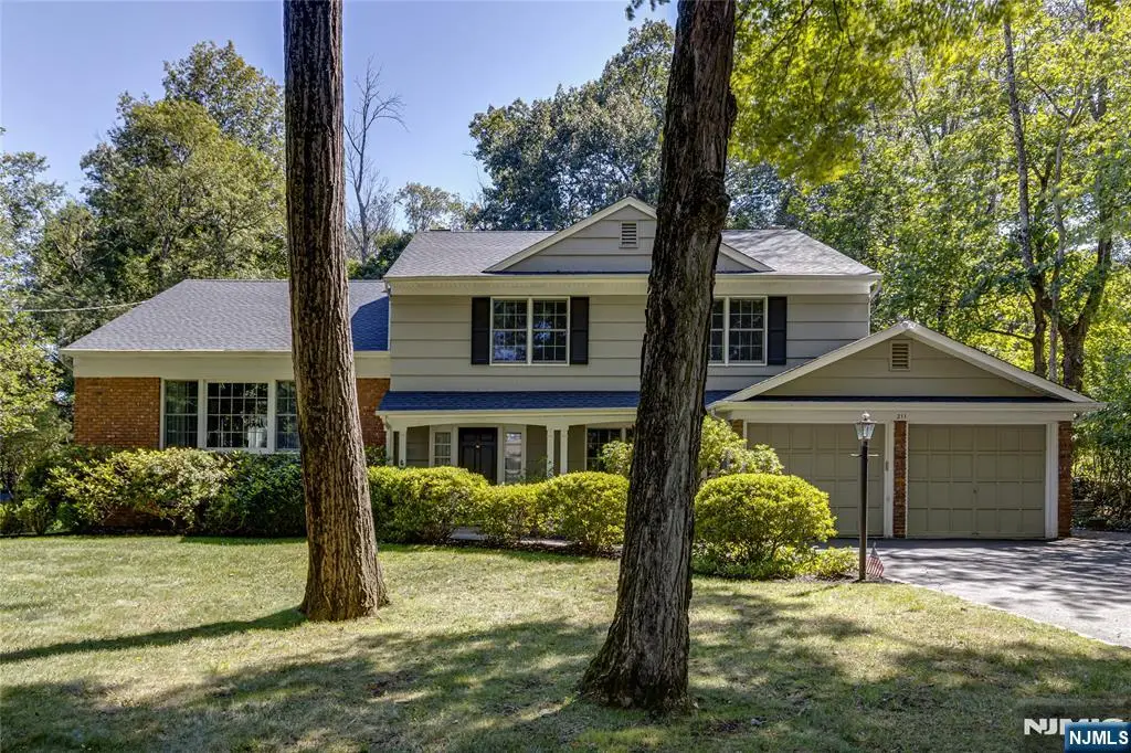 211 Lorraine, Berkeley Heights, NJ 07922 - Image #1