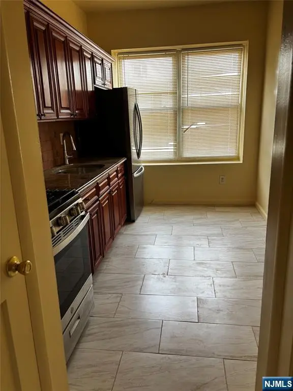 133 Maple Avenue 204, East Orange, NJ 07017 - Image #3