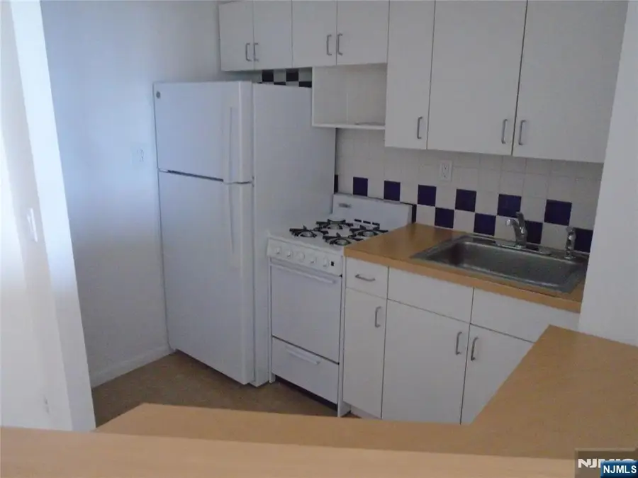 1 Wall Street 8-C, Fort Lee, NJ 07024 - Image #3