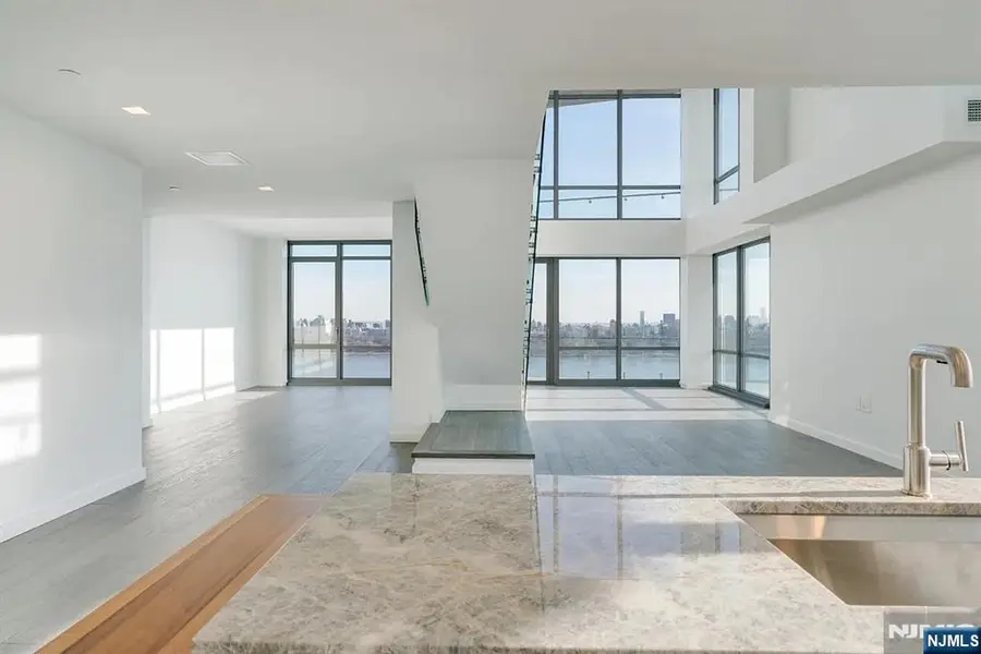 320 Adolphus Avenue 1415, Cliffside Park, NJ 07010 - #3