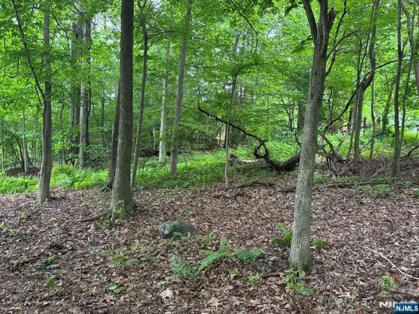 0 Oakwood, West Milford, NJ 07480