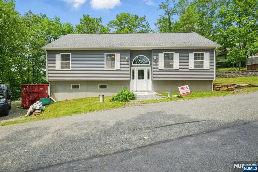 40 Upper Greenwood Lake Road, Upper Greenwood Lake, NJ 07421 - Image #2