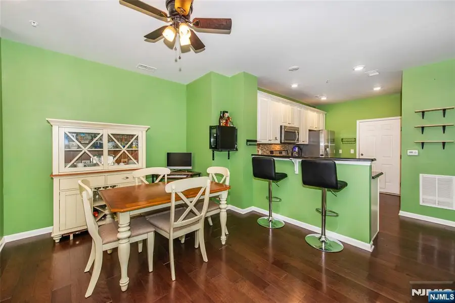 129 Eisenhower Lane 2109, Wood Ridge, NJ 07075 - Image #3