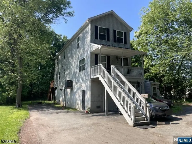 42 Riverlawn Drive, Wayne, NJ 07470 - Image #1