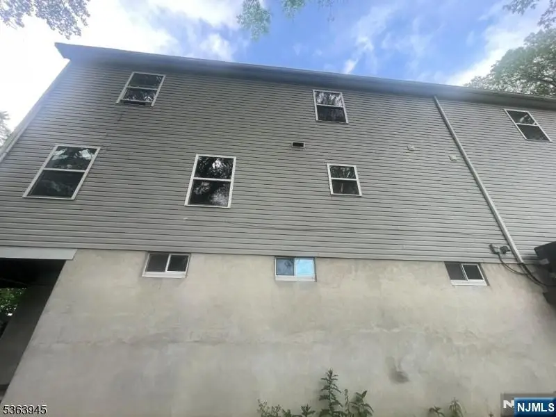 42 Riverlawn Drive, Wayne, NJ 07470 - Image #3