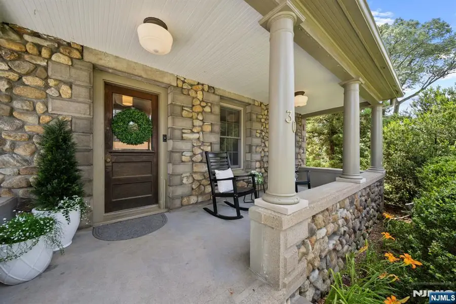 30 Highwood Avenue, Midland Park, NJ 07432 - Image #3