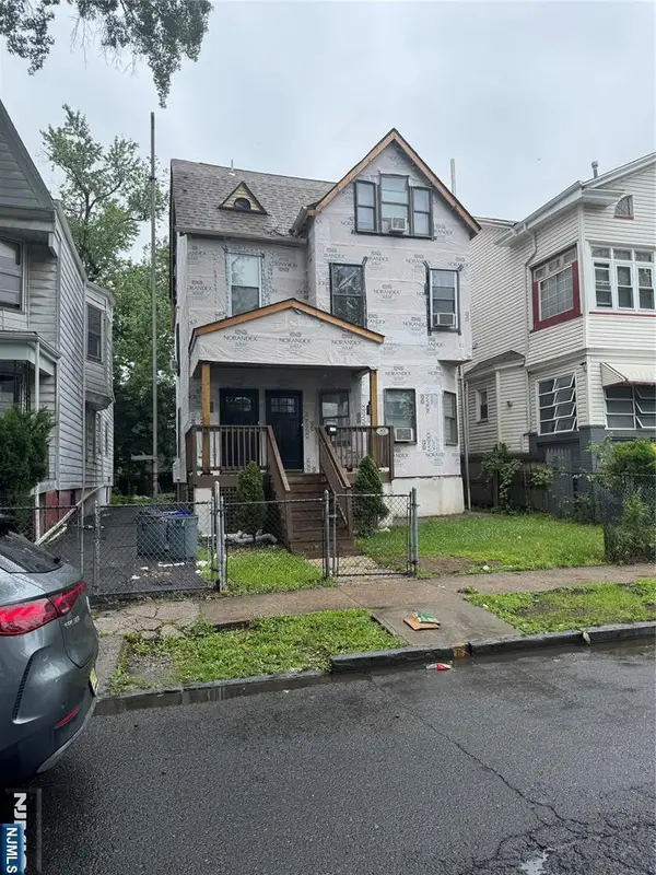 102 17th Street, East Orange, NJ 07017