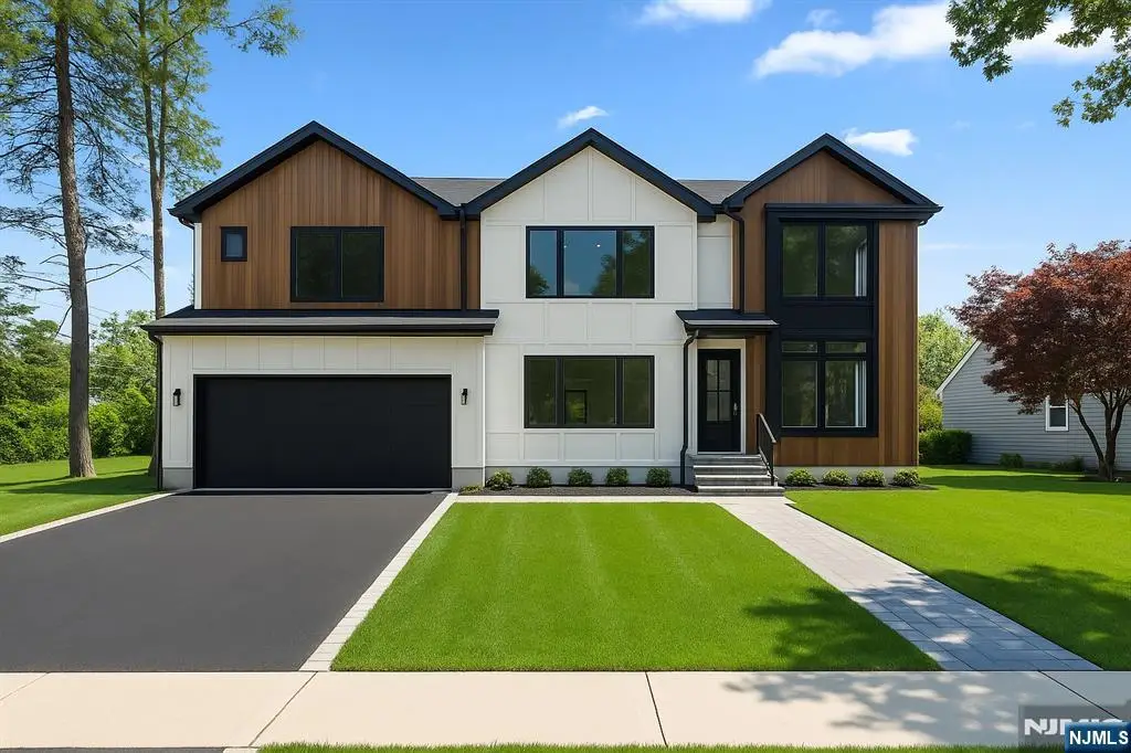 33 Oliver Road, Paramus, NJ 07652 - Image #1