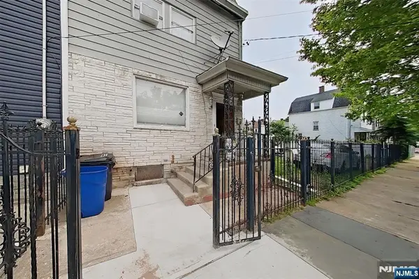 299 7th Avenue, Newark, NJ 07107