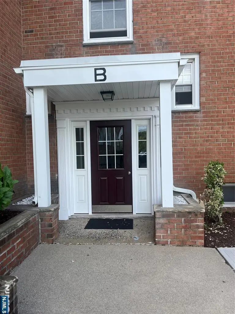 565 Grove B12, Clifton, NJ 07013 - Image #2