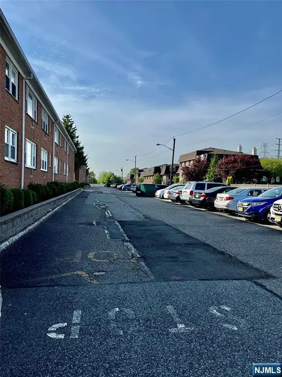 565 Grove B12, Clifton, NJ 07013 - Image #3