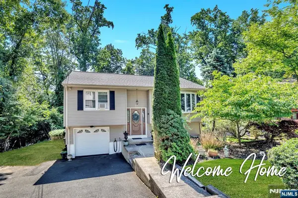 51 Mountain Avenue, Rockaway Township, NJ 07866