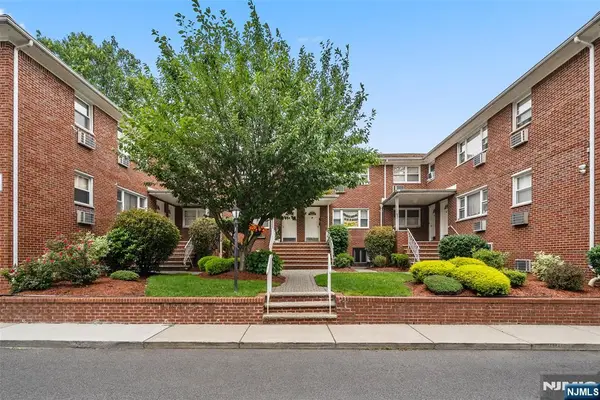 201 Oakdene Place C00E2, Cliffside Park, NJ 07010