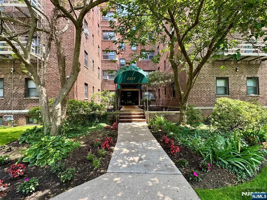 2337 Hudson Terrace B10, Fort Lee, NJ 07024 - Image #2