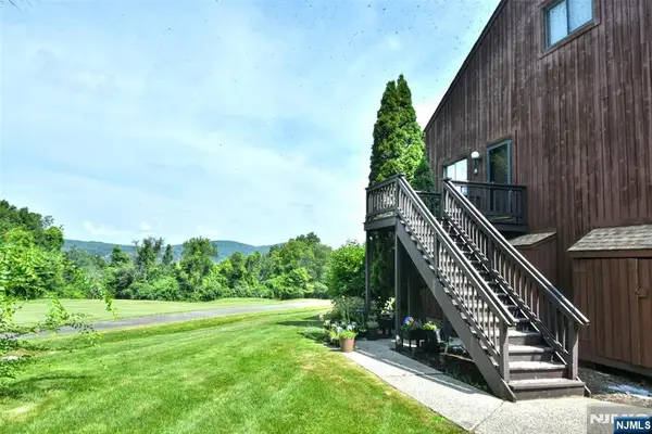 4 Acapulco Princess 8, Vernon, NJ 07462