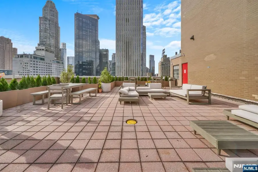 58 W 58th Street 3C, Manhattan, NY 10019 - Image #2