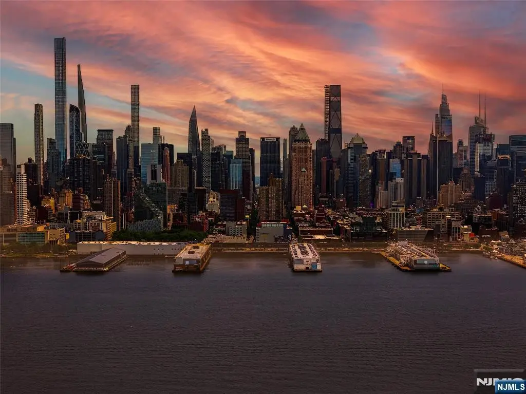 899 Boulevard East 4O, Weehawken, NJ 07086 - #1