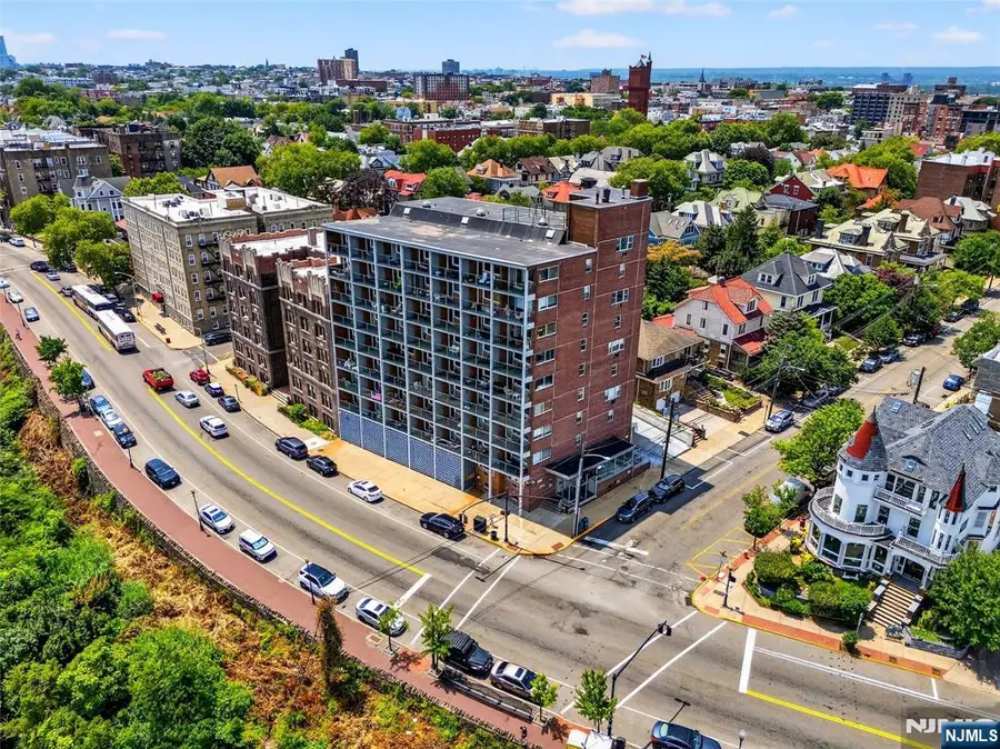 899 Boulevard East 4O, Weehawken, NJ 07086 - #2