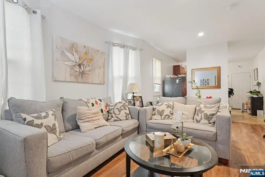 750 S 17th Street, Newark, NJ 07103 - Image #2