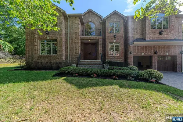 186 Hickory Lane, Closter, NJ 07624