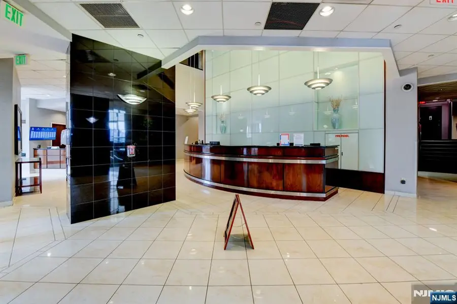 7004 Boulevard East 11B, Guttenberg, NJ 07093 - Image #3