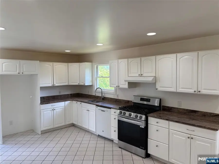 27-29 Roseland Avenue, Roseland, NJ 07068 - Image #2