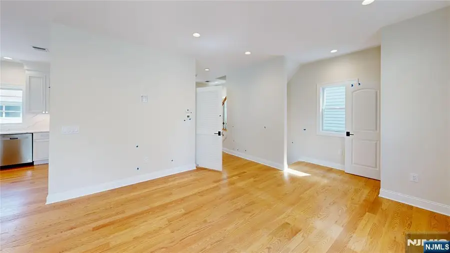 376 5th Avenue, Paterson, NJ 07514 - Image #2