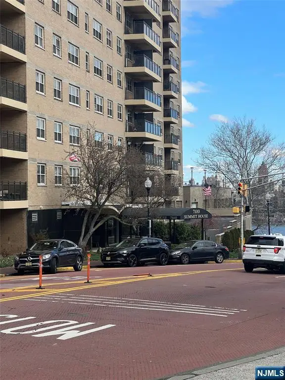 7100 JFK Blvd E 5E, Guttenberg, NJ 07093 - Image #1