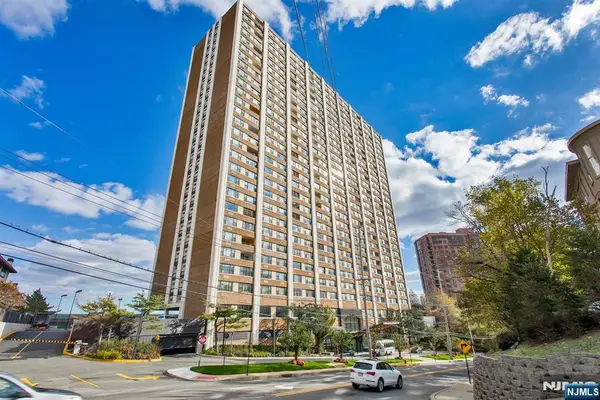 250 Gorge Road 22 K, Cliffside Park, NJ 07010
