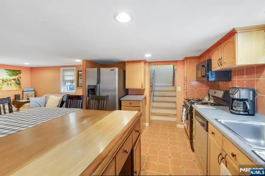 418 Taylor Avenue, Hackensack, NJ 07601 - Image #3