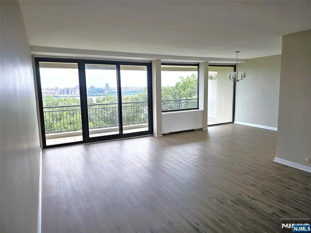 4 Horizon 408, Fort Lee, NJ 07024 - Image #1