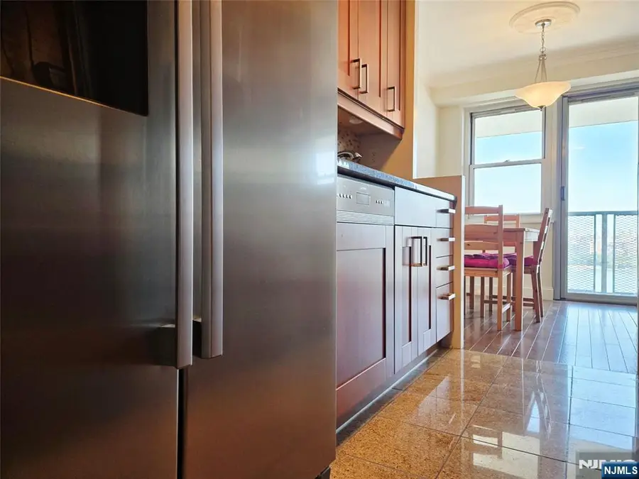 6600 Boulevard East 16B, West New York, NJ 07093 - #2