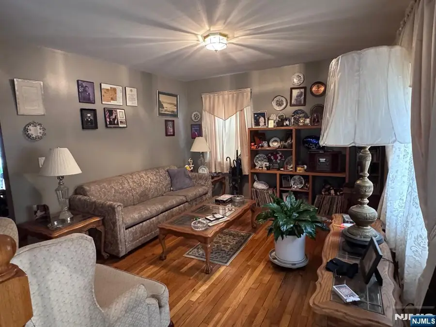 266 Hamilton Road, Teaneck, NJ 07666 - Image #2