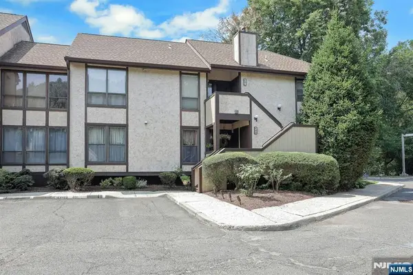 400 River Oaks Drive, Rutherford, NJ 07070