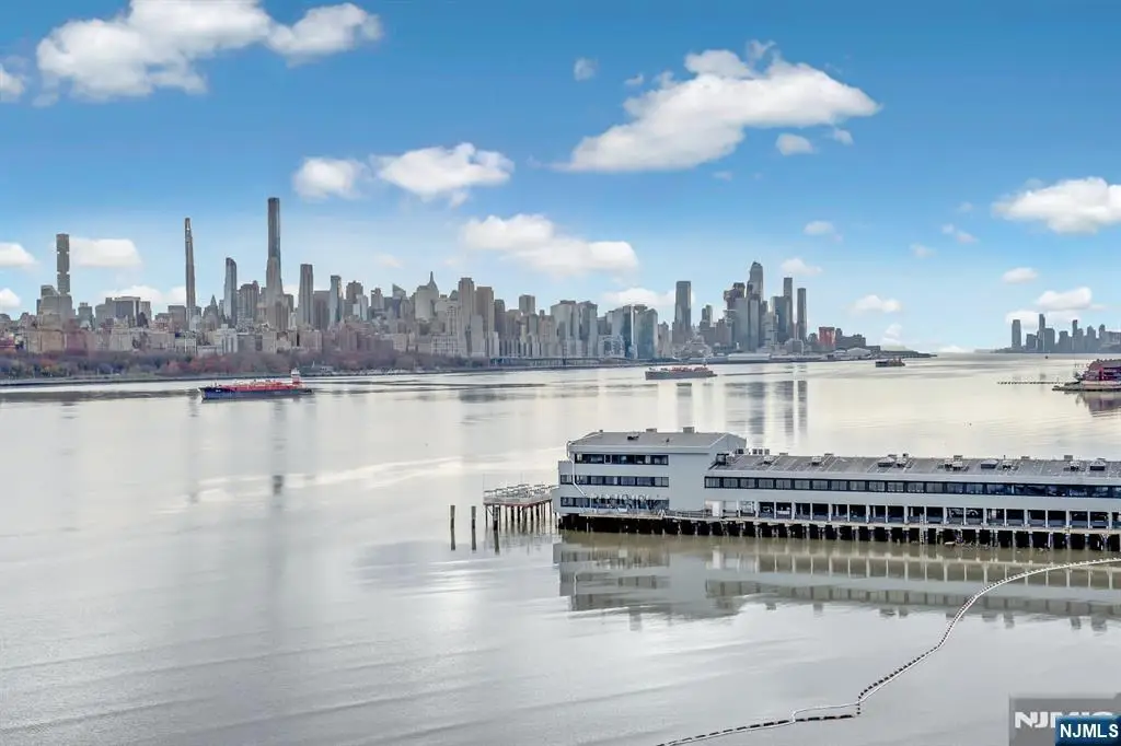 5311 CITY Place 5311, Edgewater, NJ 07020 - Image #1