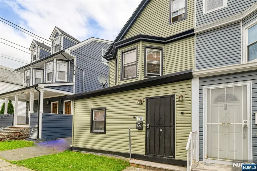 44 Stuyvesant Avenue, Newark, NJ 07106 - Image #2