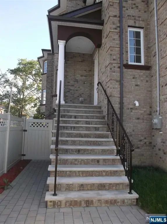 811 Edgewood Lane B, Fort Lee, NJ 07024 - Image #2